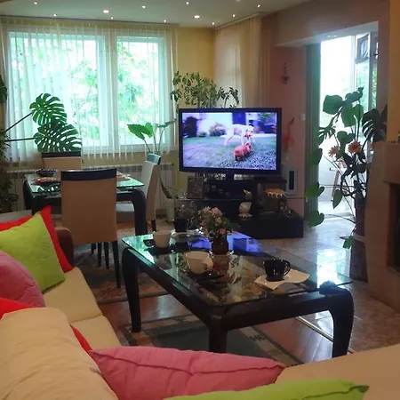 شقة Lazur